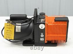 Alcatel 2005L Pascal 2-Stage Rotary Vane Vacuum Pump 3.8 CFM 0.4kW 1PH 230V