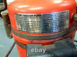 Vintage Rotary-type AC Auto Vacuum Pump US made, 120V 60Hz 2.0 LRA 20, 0.650 CFM