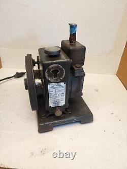 Welch 1400 Duo Seal Vacuum Pump WithGE 1/3 Hp 1725Rpm 115v 0.9Cfm