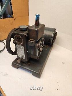 Welch 1400 Duo Seal Vacuum Pump WithGE 1/3 Hp 1725Rpm 115v 0.9Cfm