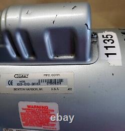 Pompe à vide à palettes rotatives Gast 1023-101Q-G608X de 10 cfm 3/4 ch 115/230VAC.