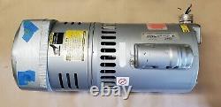 Pompe à vide à palettes rotatives Gast 1023-101Q-G608X de 10 cfm 3/4 ch 115/230VAC.