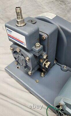 Pompe à vide à palettes rotatives à entraînement par courroie WELCH 1400B-01 DUOSEAL, monophasée, 0,9 CFM