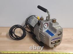 Ritchie Yellow Jacket 93560 SuperEvacT 6 CFM 2 Stage Vacuum Pump <br/> 	
<br/>


 Translate to French: Pompe à vide à deux étages Ritchie Yellow Jacket 93560 SuperEvacT 6 CFM