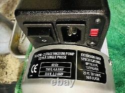 Une pompe à vide Uniweld U5VP2 5.5 CFM 2 étages 1/2 HP 110/220V toute neuve